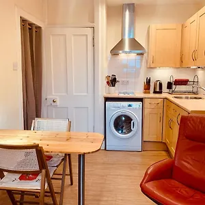  Apartment Royal Mile Apt, Just 1 Min From Castle!