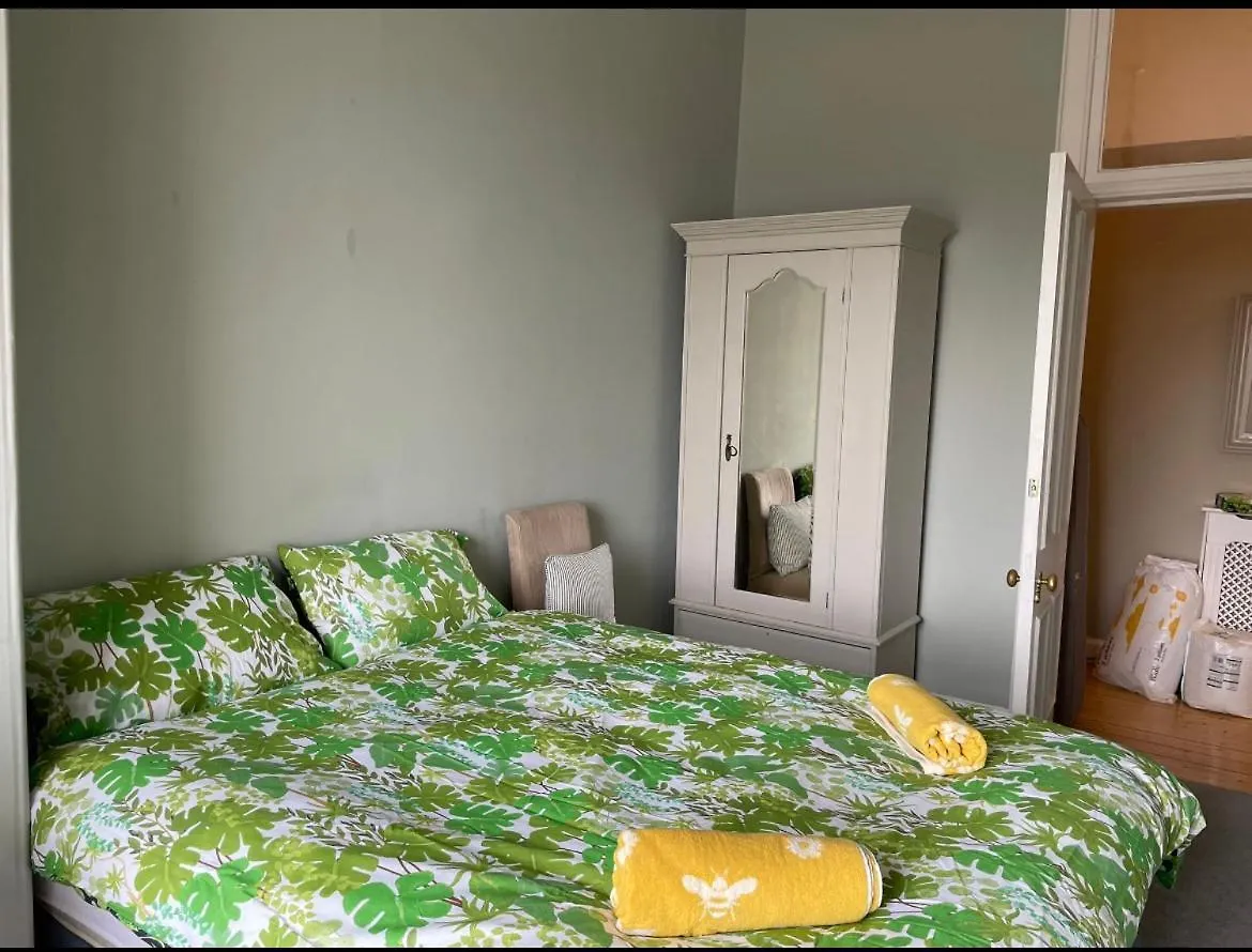 Montgomery Street Apartment Edinburgh